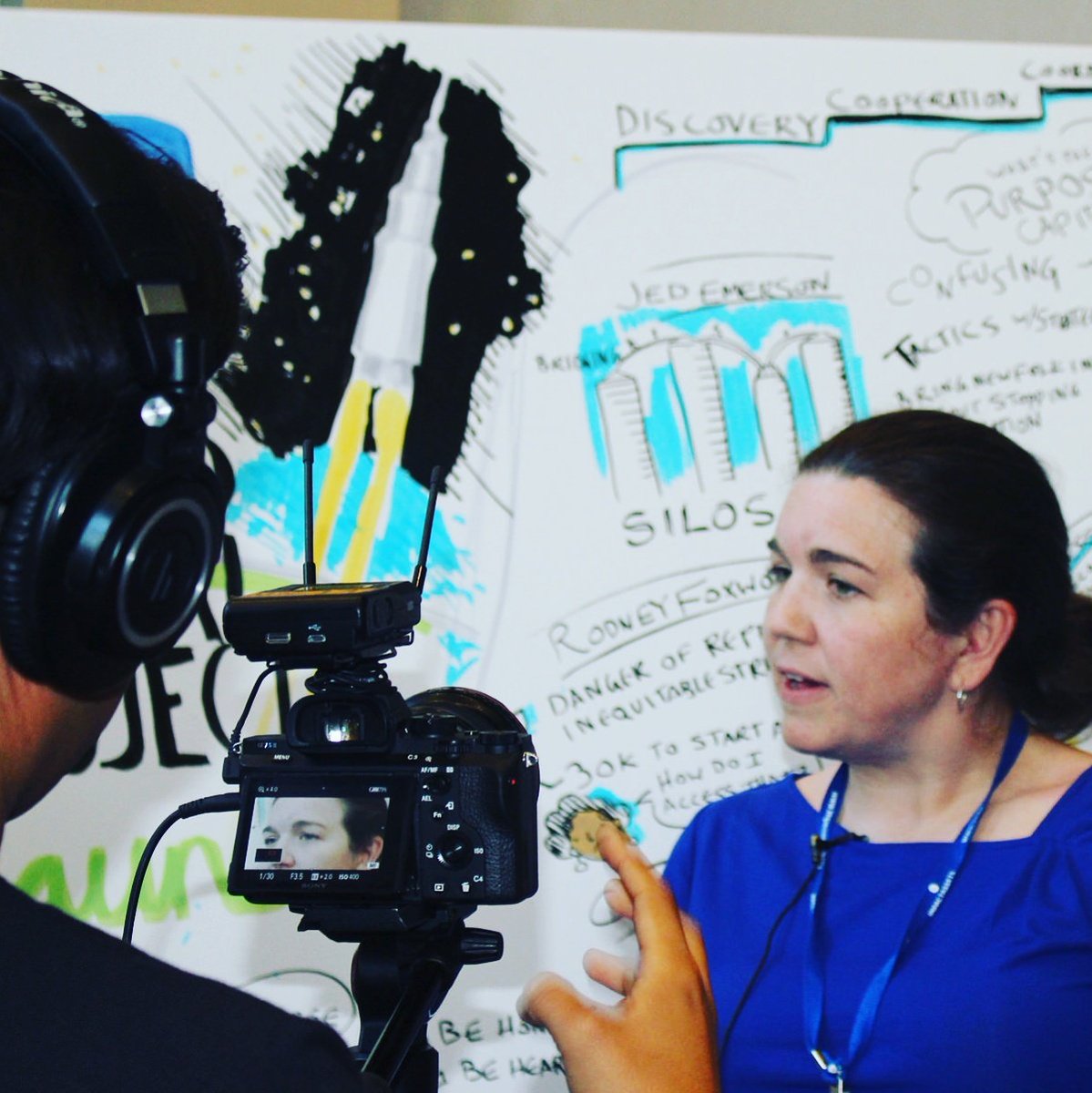 visualizegood's tweet photo. Use case #1 for #graphicrecording- use as backdrop for VIP media interviews at conference. Pic from #socapgcp #visualizegood https://t.co/iIGLWBKqfA