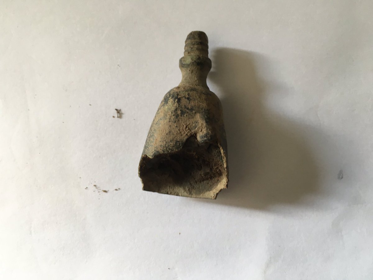 Ryanb_oosh's tweet photo. Old small bell??? https://t.co/zgDTFj636h