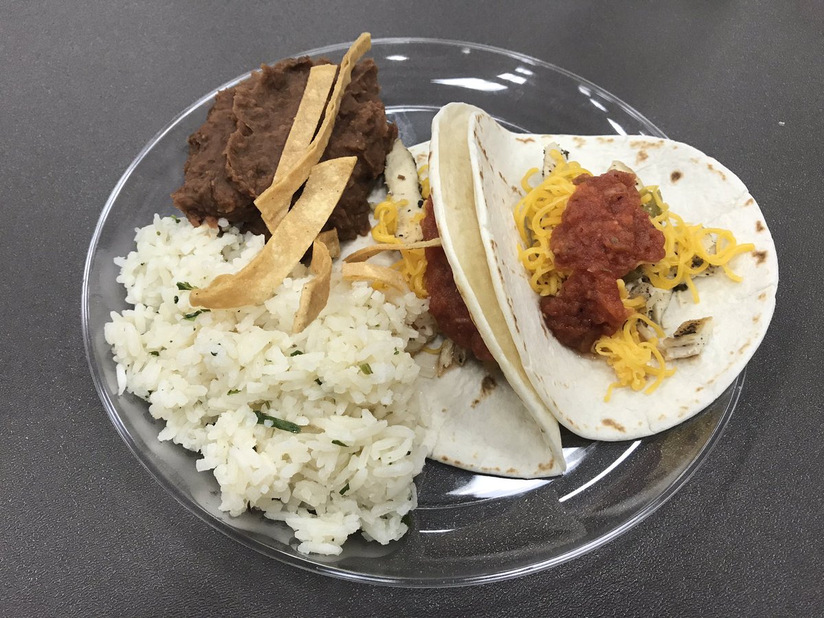 MrThomasOKCPS's tweet photo. Lunch #summitsnacks #summitlearning https://t.co/tkvonNdxoJ