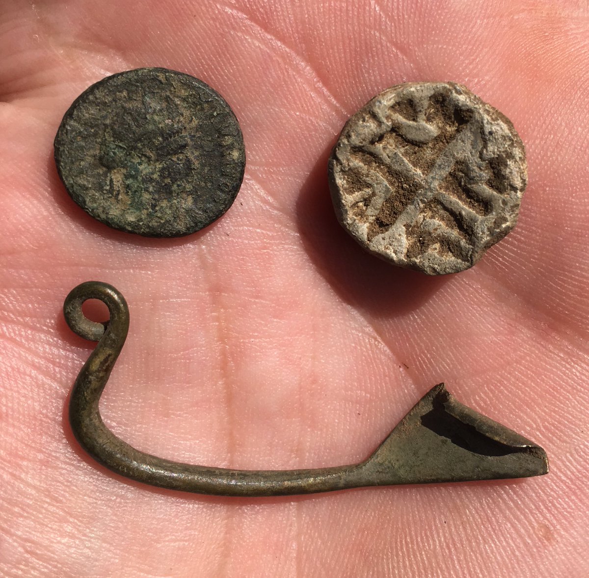 DetectingDigsUK's tweet photo. More of the Metal Detectives Group recorded finds from today's #MDG Dig in Buckinghamshire. #Detectorists #Detecting #Finds #metaldetecting https://t.co/b19rl16NmW