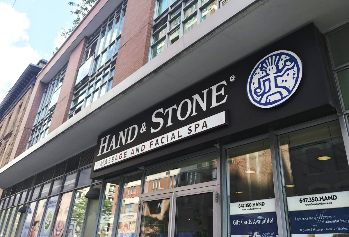 jessicailam's tweet photo. Ever thought about getting a massage? ๐ Check out my review of @HandandStoneCA: https://t.co/LpQU0cB17K #toronto #handandstonespa #wellness https://t.co/Faqoznr4qn