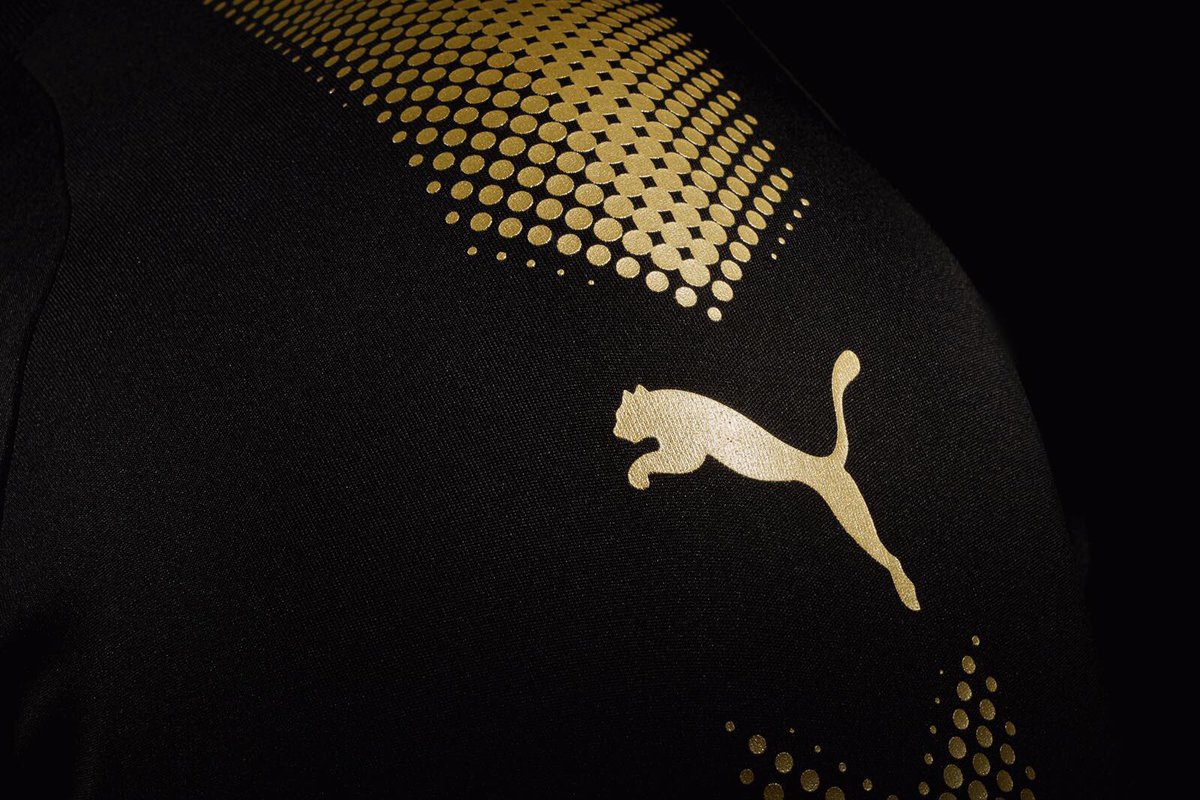 centralfutnet's tweet photo. A nova camisa visitante do Leicester 😍 https://t.co/U8YainhzJV