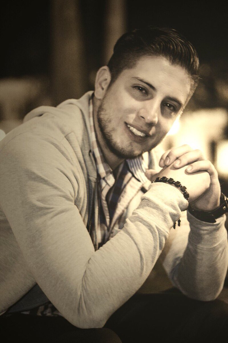 EmCrezOfficial's tweet photo. Una sonrisa, todo lo que necesito para ser feliz 😁😉 https://t.co/33hkgk3obI