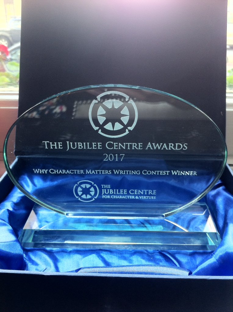 Miss Jones tweet media