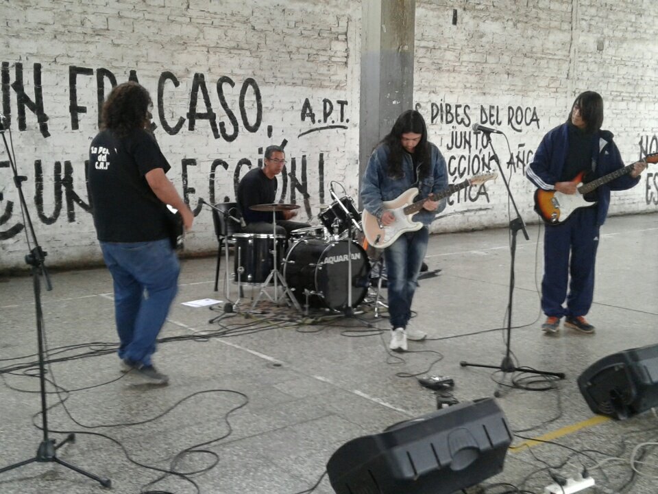 BMartinezOk's tweet photo. #LaPesadaDelCaj tocando en vivo #institutoRoca de menores , tucuman! https://t.co/hcJilvEAUu