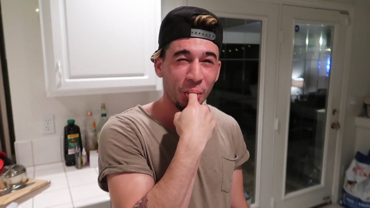 bandits_39's tweet photo. @endure Here are some of Chris's funny faces when he ate Malic Acid https://t.co/KCyKc1sKl4