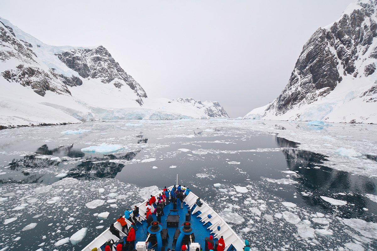 TEDTalks's tweet photo. We have until 2041 to save the Antarctic. Here's what you need to know: https://t.co/EQk23ZNU1G https://t.co/2U1mFaO5q5