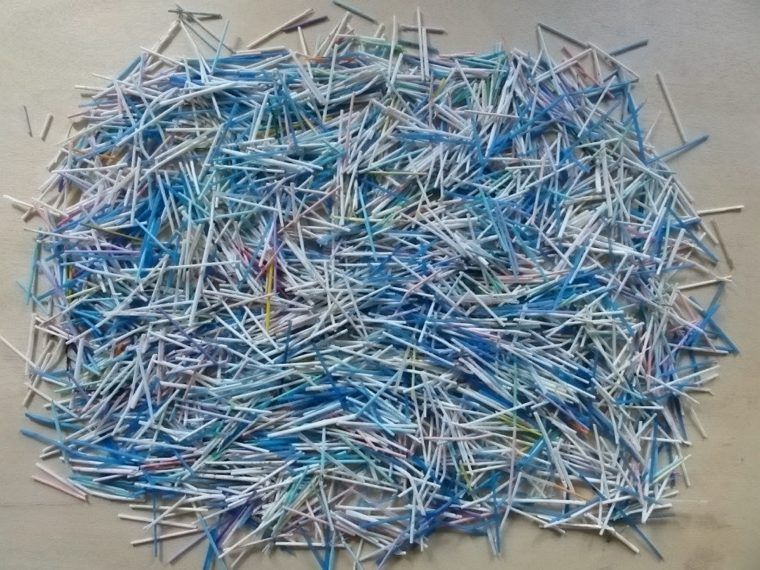 plasticsoupfoun's tweet image. Cotton buds and Lego toys washed up on a UK beach give a shocking insight into the scale of #oceanplasticpollution - buff.ly/2udfSqi
