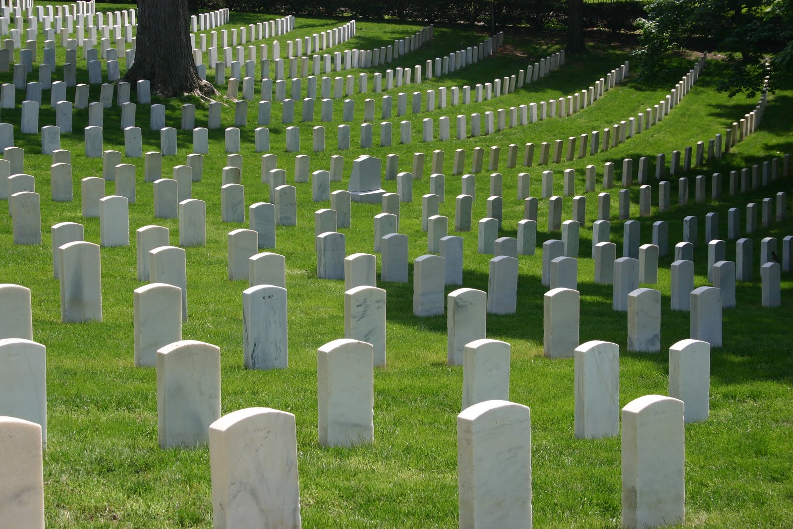 могильный камень сша. красивое кладбище. хайлигенштадтское кладбище. викс (кельтский некрополь). интернет кладбище.