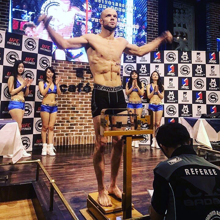 MGWRESTLING's tweet photo. Excited to get weighed in @acb_mma next week I'm taking some support with me to Sheffield but still more tickets left don't miss it @Kaobon https://t.co/LoCvTvhCRu