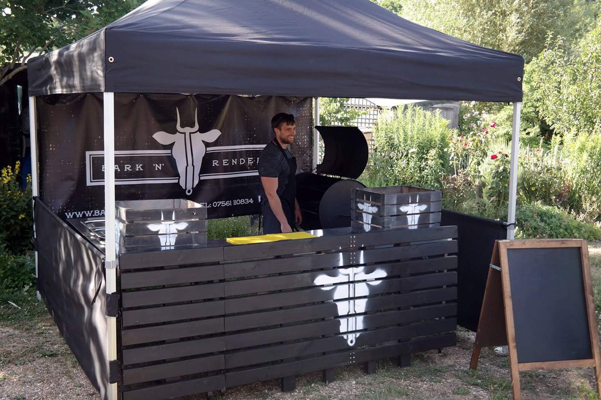 BarknRender's tweet photo. It's party season!π΄
Our delicious Texas style barbecue meats & bespoke smoker & stand give your guests a real sense of wow! #BarknRender https://t.co/ooKuqaA3G4