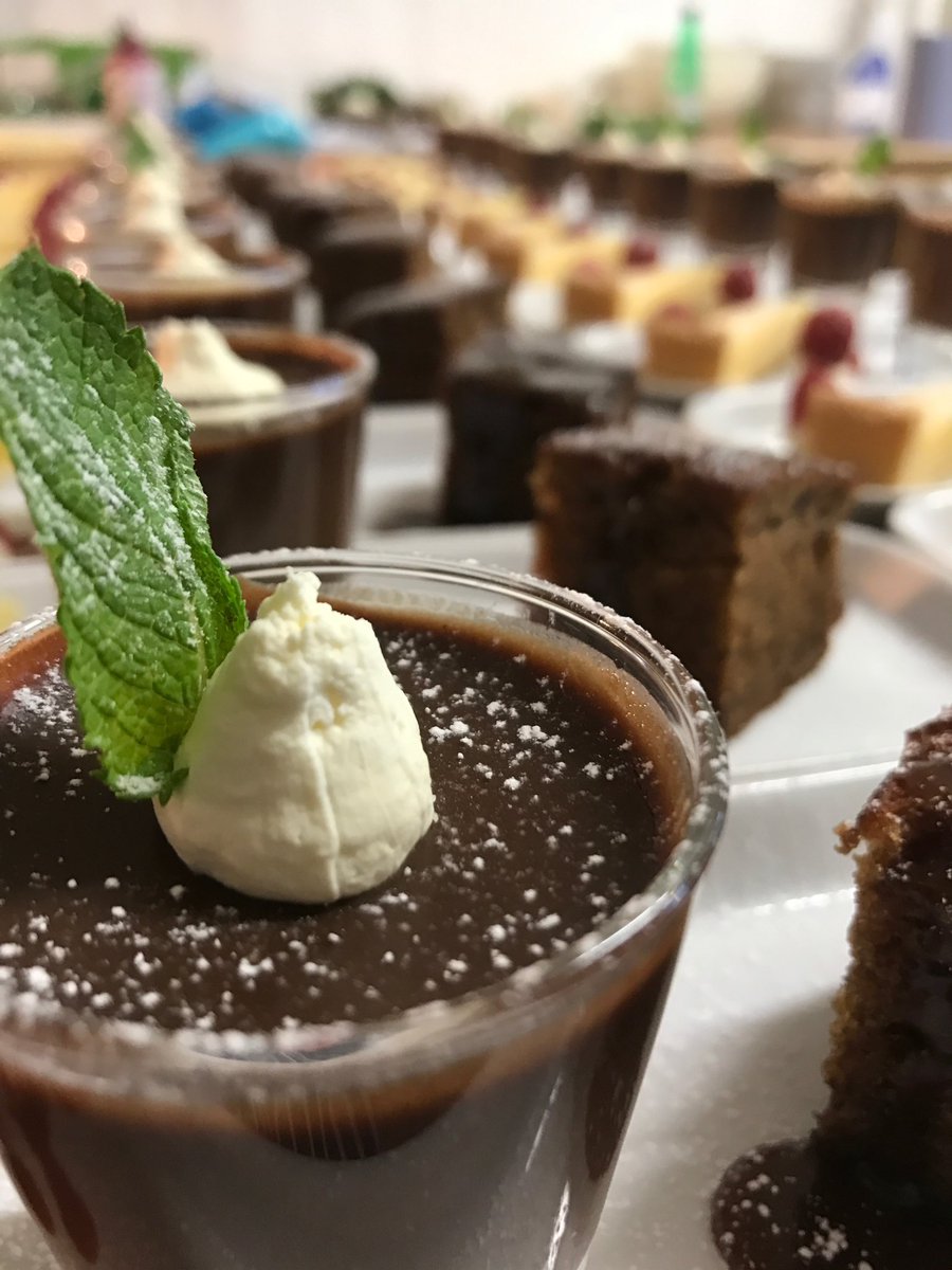 <a href="/PapaKata/">PapaKåta</a> here's something for dessert 😍😍 #weddinghour