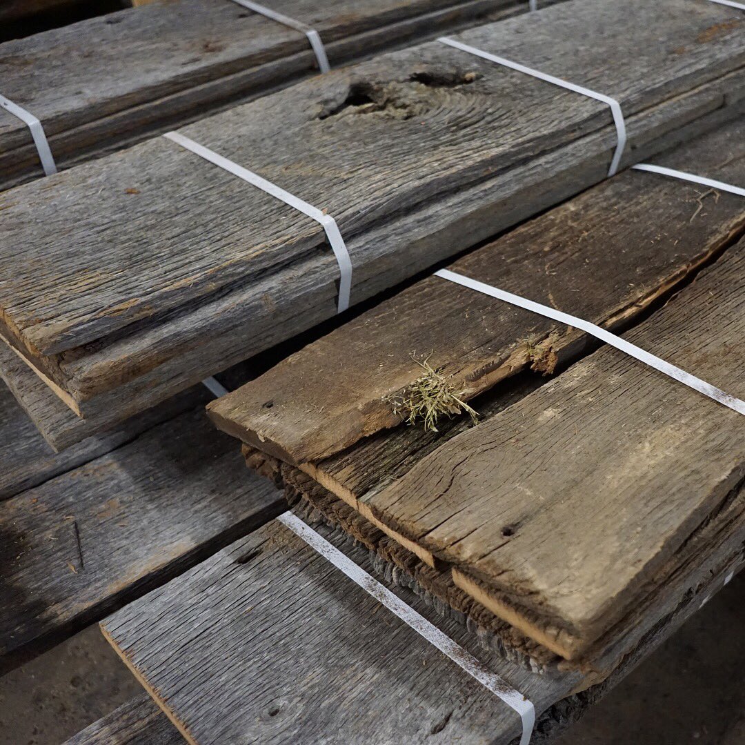 RealAntiqueWood's tweet photo. Some new super wide brown and silver #barnsiding up in the showroom today! #reclaimedwood #farmhousestyle #RusticRenovation https://t.co/OgymlZyoOy