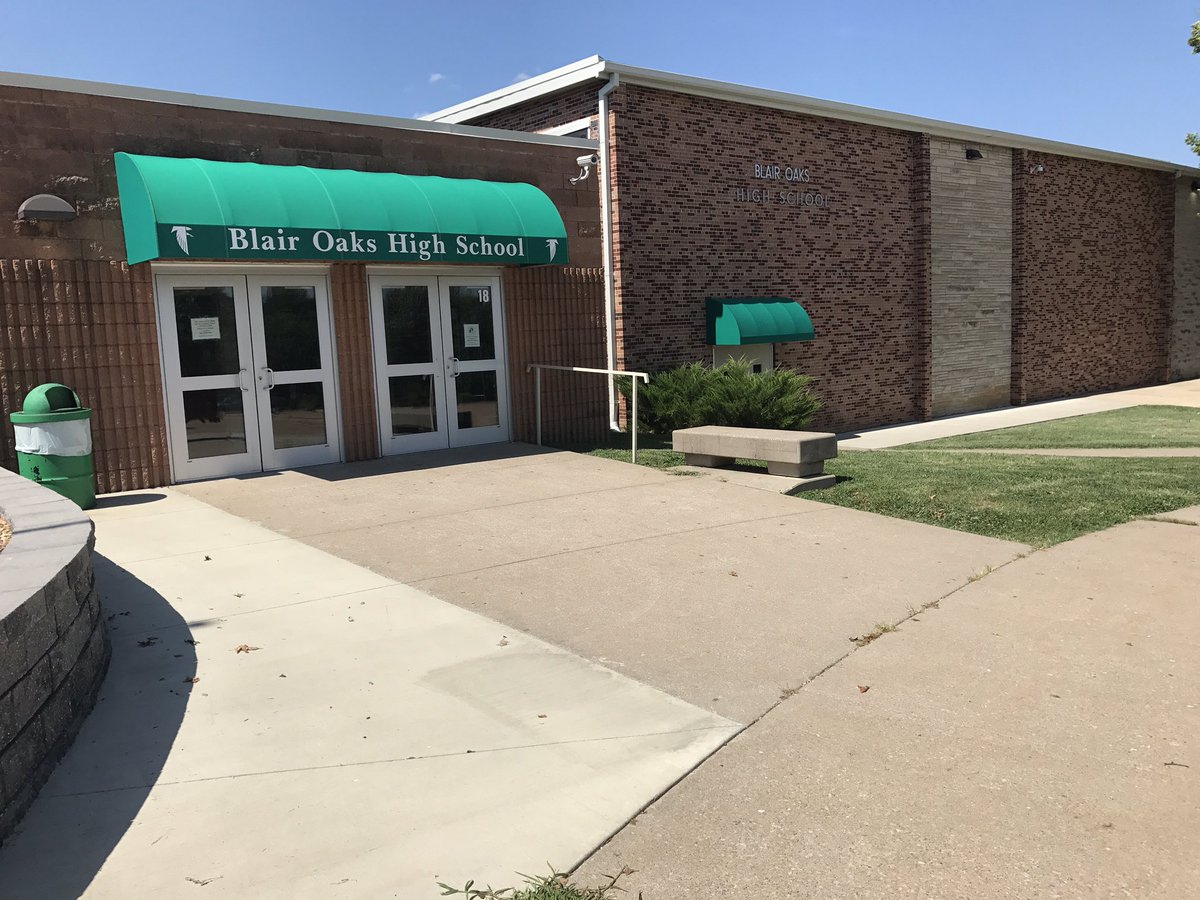 mgill0929's tweet photo. High schools in Missouri are moving away from the class rank system. Blair Oaks High School in Wardsville is one of them. https://t.co/DKiifJAhOy