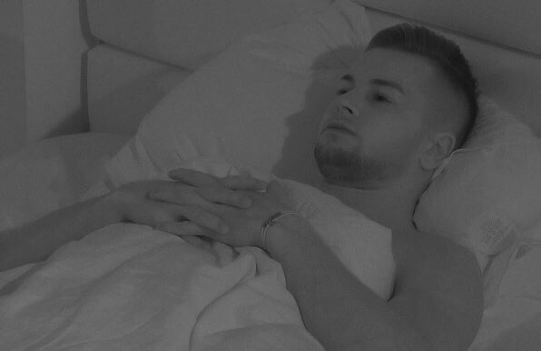OneEyeGrimes's tweet image. When Muggy Mike returns and Olivia Chlamydia is probably going to jump on his dick. #LoveIsland