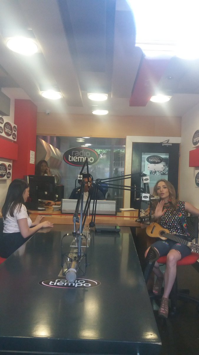 FcMirellaQuilla's tweet photo. #MediaTourLaCorriente @Mirellamusic estamos activos!! Escucha lo nuevo y si te gusta pidelo en tu @RadioTiempo961 https://t.co/6PoNhmLzIm