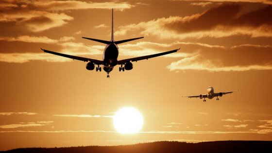 EarthNetworks's tweet image. #Airports with #lightningdetection are better prepared to increase operational efficiency ow.ly/KyJe30dvYkB 🛫