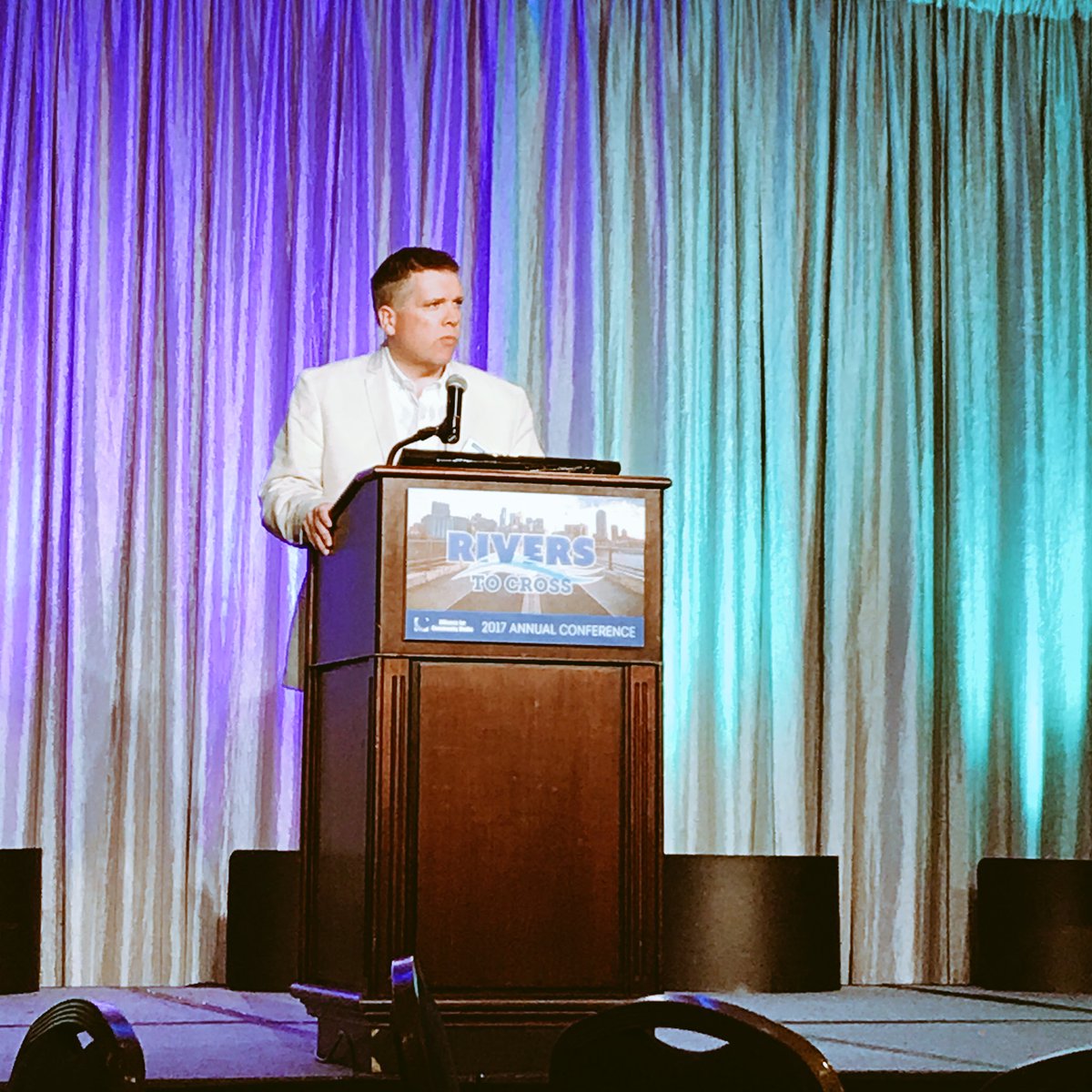 ACMNWR's tweet image. Our regional Vice Chair + @alliancecm Board President Jon Funfar welcoming us to #ACMMpls conference #communitymedia