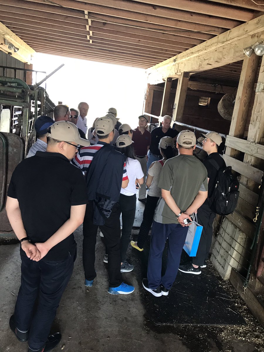 AgNews_Quinlan's tweet photo. Visitors from China's Chamber of Commerce visit a farm in Monrovia, IN. #farms #indiana #ag #agchat @INSoybean https://t.co/dRRHBrek8b