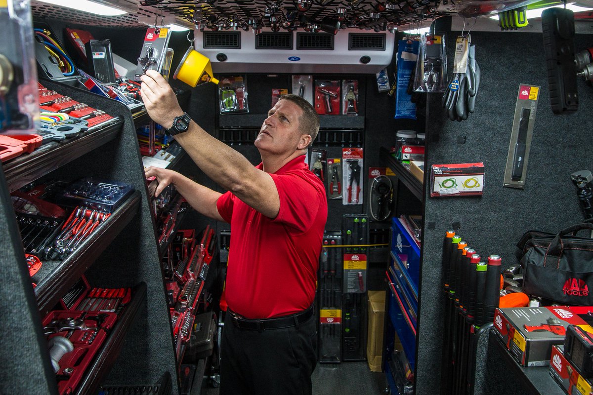 mac tools dealers
