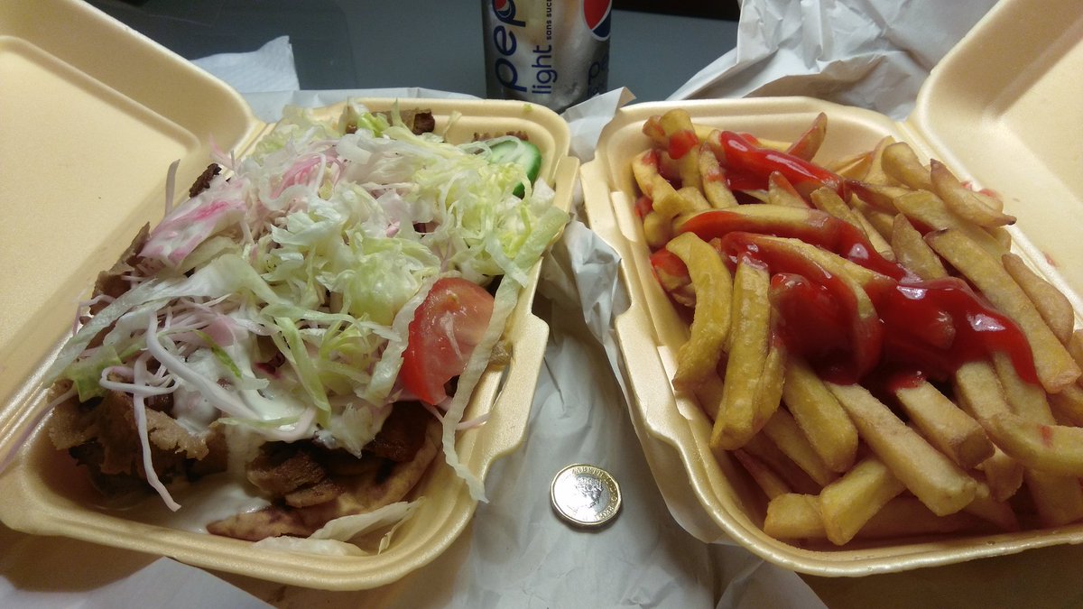 paulychan's tweet photo. Walked for ages in my #QuestForFood and the only place open was a kebab van! First kebab in 5 years...and why did I also ask for chips? https://t.co/0gsHgmZ52R