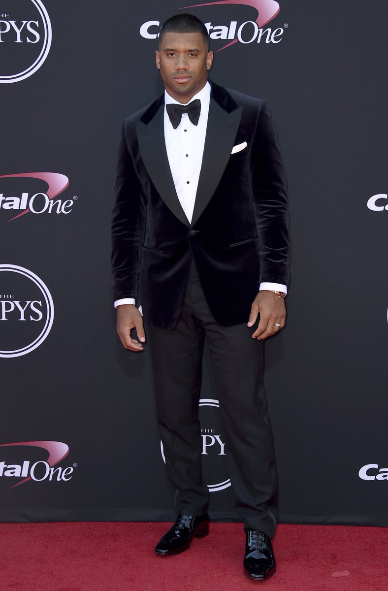 Russell Wilson Looks Handsome At The 2017 ESPYs – Laguna Biotch Spills