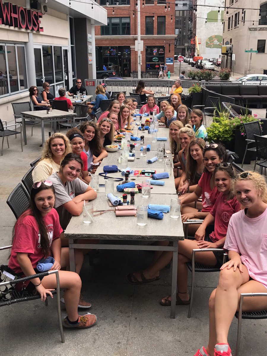 TylerAbernathy3's tweet photo. What an awesome day!! Couldn't ask for a better group of young ladies! https://t.co/kQPdxs6zy0