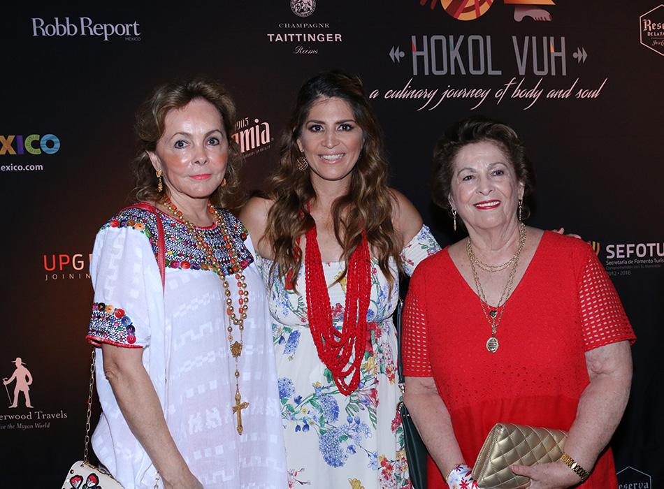 ¡18 de los mejores chefs del mundo se reunieron en la primera edición de <a href="/Hokol_Vuh/">Hokol Vuh</a>! ¡Checa! #RutaMayaHokolVuh ow.ly/vdM730dA8Sq