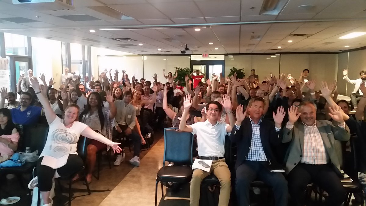 FuturpreneurON's tweet photo. Full house of entrepreneurs and startups at the @Startup_TOR loans and finance event! #FuturHighFive https://t.co/a2D57C0kuz