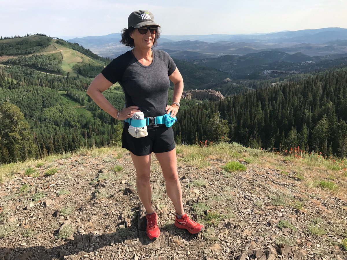 RoadTrailRun's tweet photo. We review some stylish #madeintheusa #runapparel from @runinrabbit here:https://t.co/47czMsmC2y https://t.co/uouPUfdFZv
