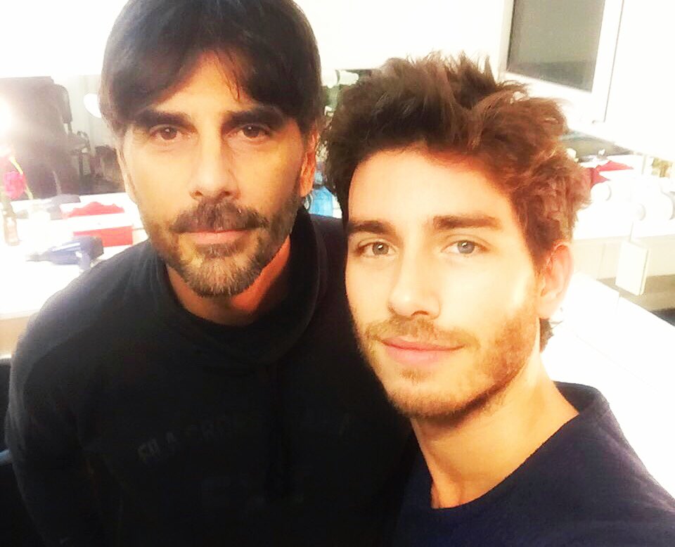 Qué par de Rolandos! El domingo sale otro #BONUSTRACK de <a href="/LoprohibidoOK/">Loprohibido</a> junto a <a href="/darthesjuan1/">Juan Darthés</a> y <a href="/AlejandraRadano/">Alejandra Radano</a> Los esperamos <a href="/ApoloTeatro/">Teatro Apolo</a>