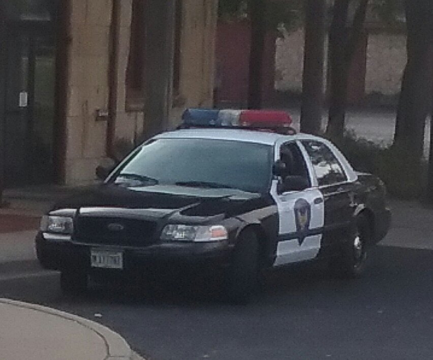 XhadowRap's tweet image. Police Officer Plate # M196155 7:21 am , my fav routine local resturant Saturday, July 8th  #IWillNotSubmit #FUCKThePOLICE