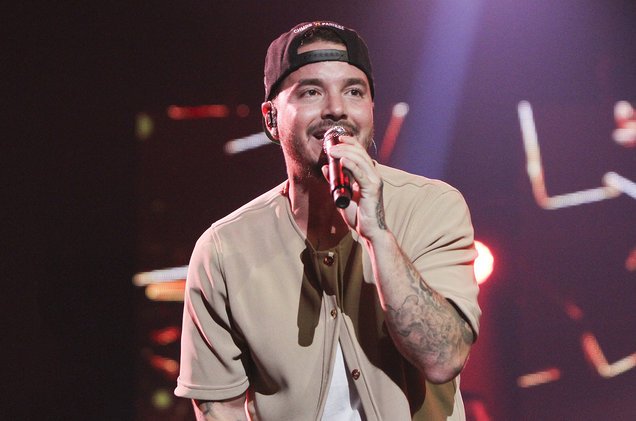 1075 Amor (@1075amor) on Twitter photo J Balvin sigue en nuestra lista de <a href="/ElHitParade/">Hit Parade America</a> Escuchanos por 1075Amor.com cada domingo J Balvin sigue en nuestra lista de <a href="/ElHitParade/">Hit Parade America</a> Escuchanos por 1075Amor.com cada domingo