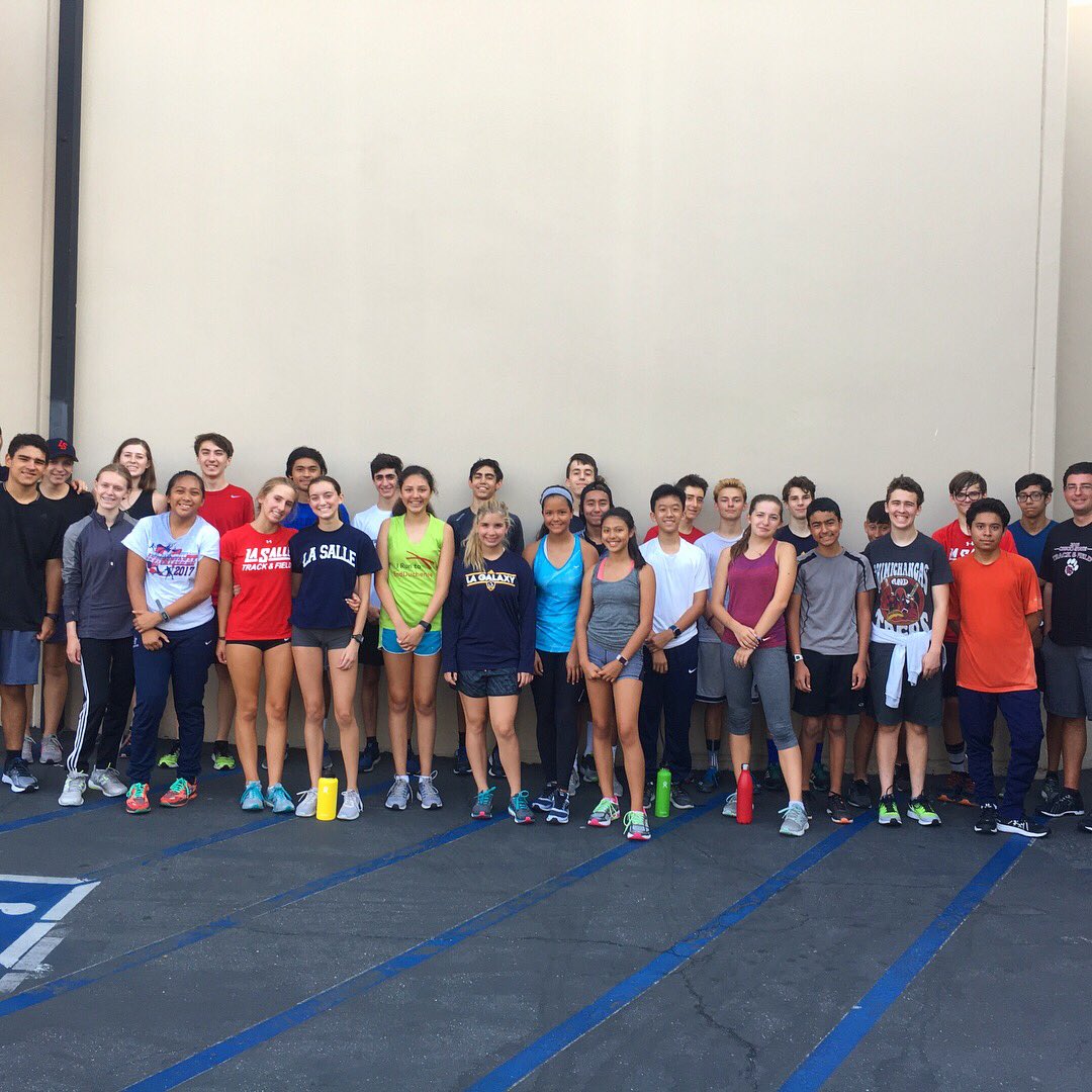 TPEARCADIA's tweet photo. Our PT's hosted a free Injury Prevention sess. that taught teens how to avoid back, knee &amp; hip pain. Thx @LaSalleLancers for coming! 👟🔥#TPE https://t.co/HgUZ07oKFM
