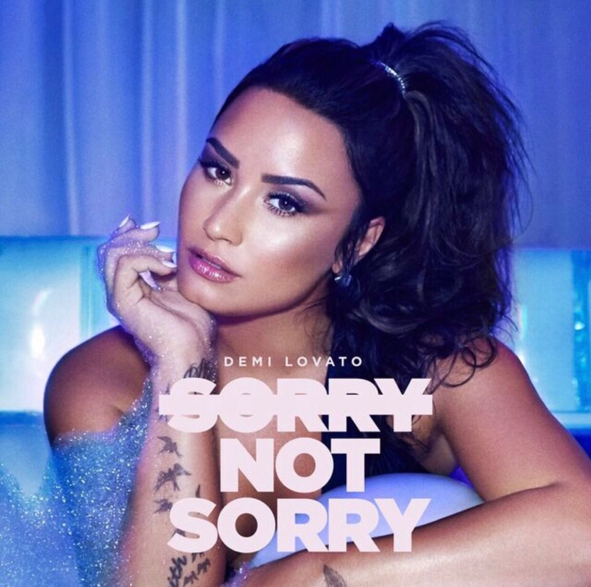 KimKardashian's tweet image. This girl has the most amazing voice! This is my jam!!! Let's all give some love to @ddlovato             IslandRecs.lnk.to/SNS