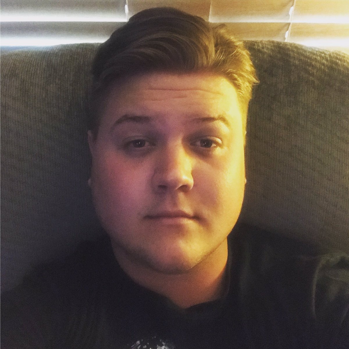 JosephDetrick's tweet photo. Well, I'm a man of the people. #NoMoFlow https://t.co/KSv3x8mAM7