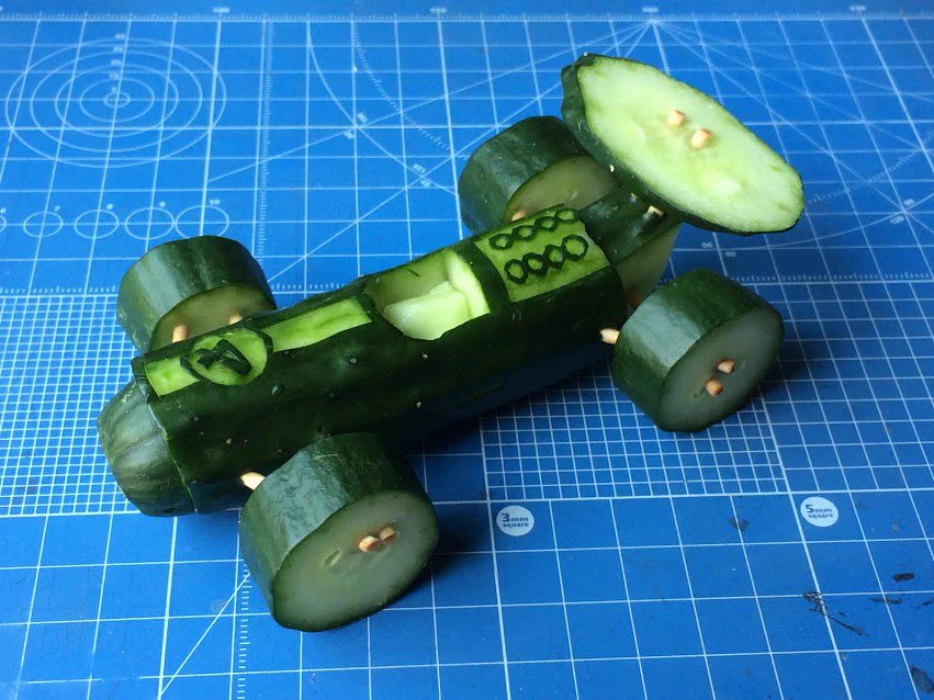 かっこよすぎかよwwお盆に飾るきゅうりの馬じゃなくてきゅうりのレーシングカー