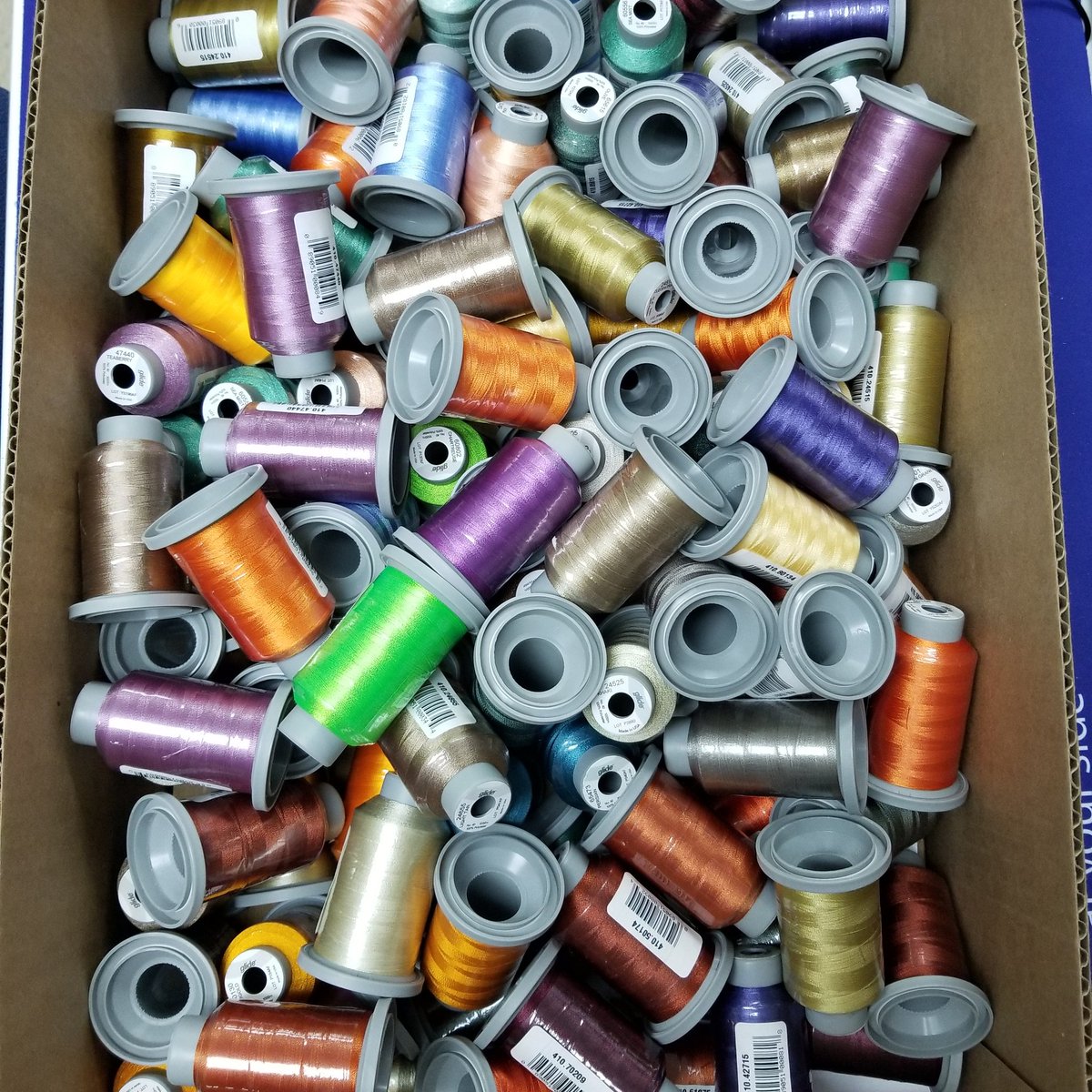 OttawaSewing's tweet photo. Summer thread clearance.
1000m/ $4.00 Reg $6.00
Some colours only. Sale ends until quantity last.
#Glidethread #embroidery #quiltingthread https://t.co/gd98E3Htrd