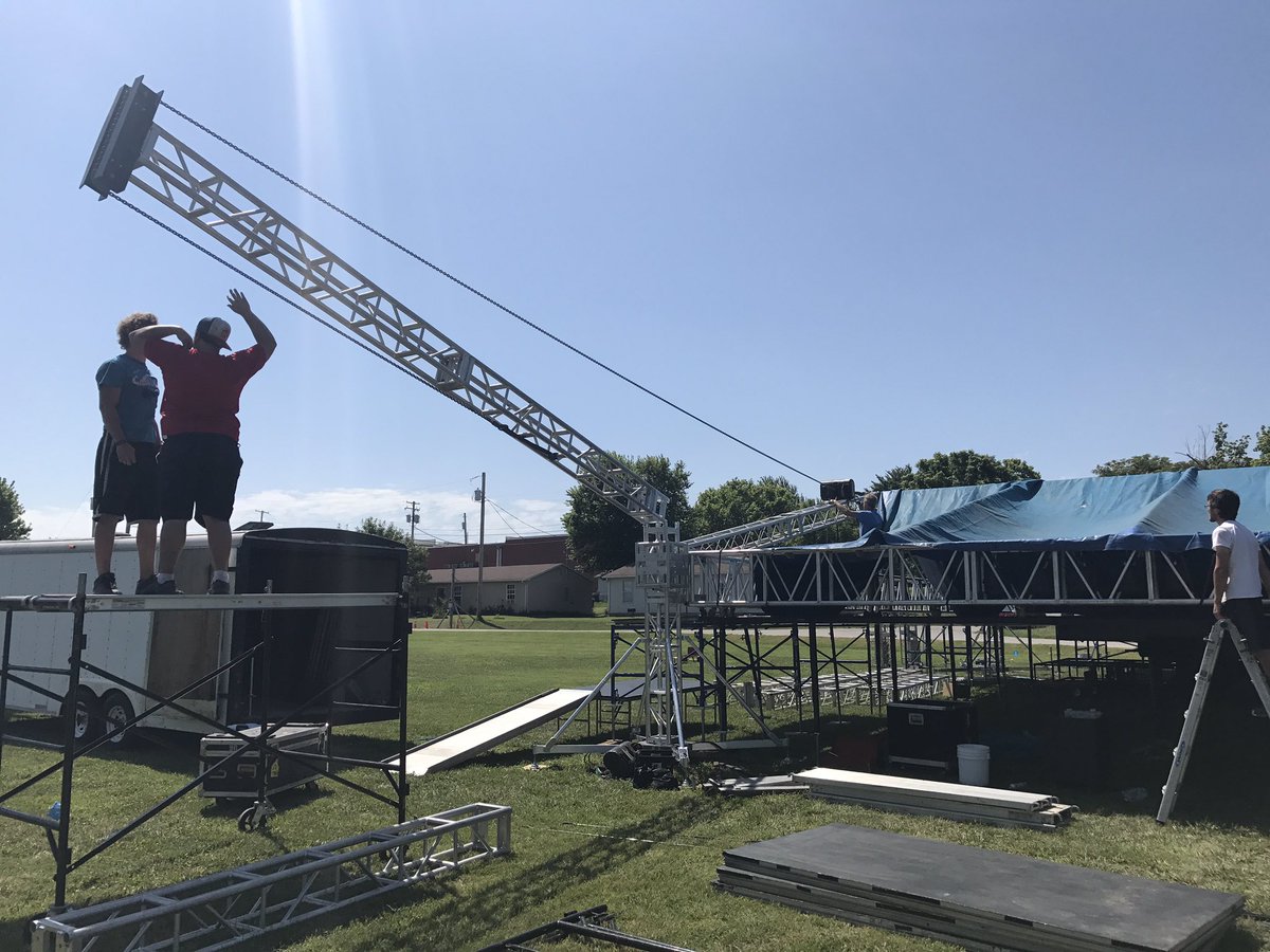 LTWEvents's tweet photo. Production crew working through the heat!! Please pray for them! #LTL #LTL2017 Coming up This Saturday! https://t.co/xmKnOADXui