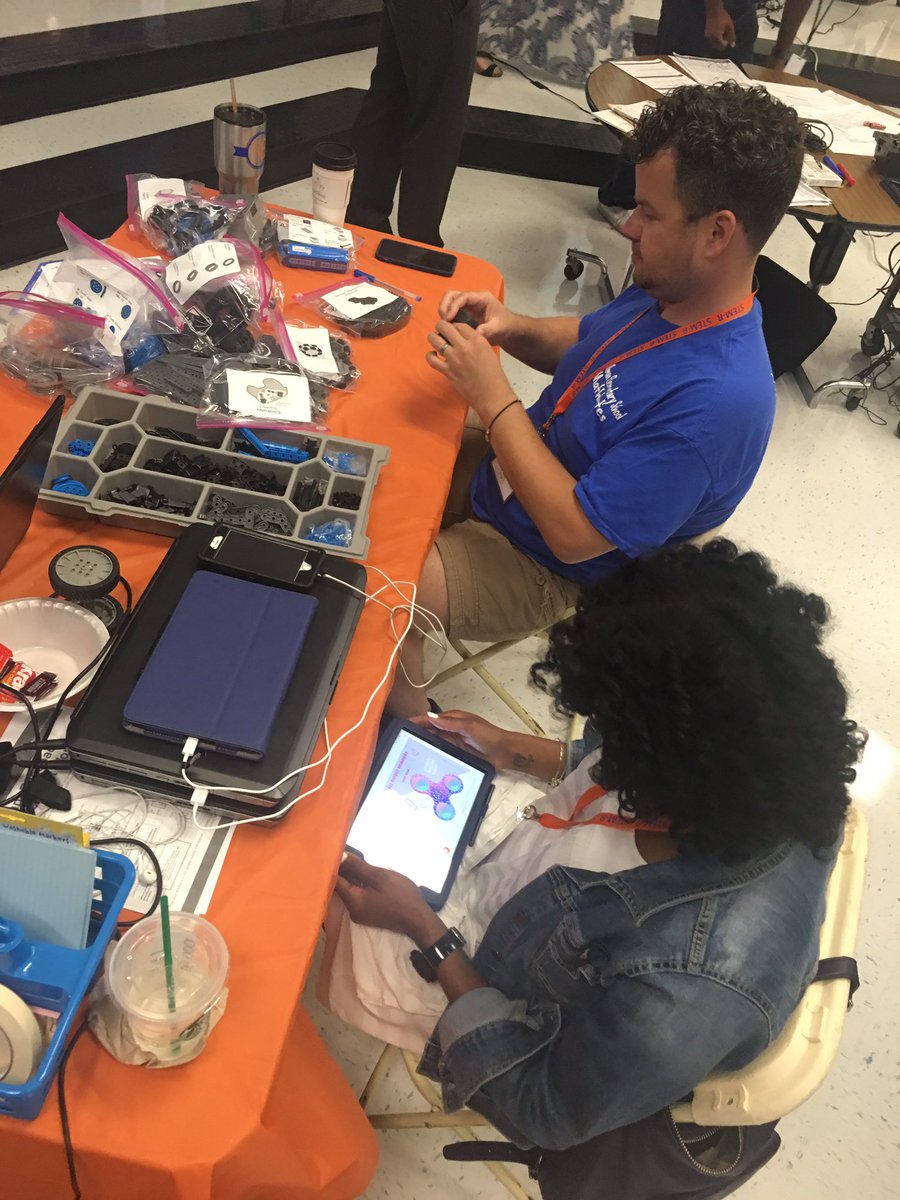 gmlovetolearn's tweet photo. Day 2 of CTT β
w/an amazing group of teachers! @PLTWorg #pltw #STEMr #STEM #CoreTeacherTraining @ParkwaySchools @HazelwoodSD @ValleyParkSD https://t.co/h65kKFQccY