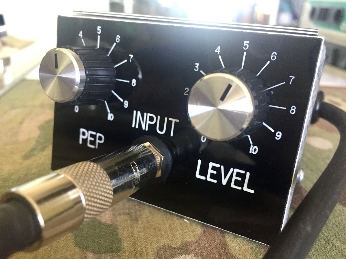boutiquepedalny's tweet photo. 弊社のみ(?!)特別限定入荷!
英国60年代中期FUZZ革命の中Tone Benderと並び人気のあった"RUSH PEP BOX" Fuzz...奇跡の復活!
https://t.co/iwo9ljRW0B
@pepe_rush #rush #pepbox #fuzz #ファズ https://t.co/LsTmtJPDpX