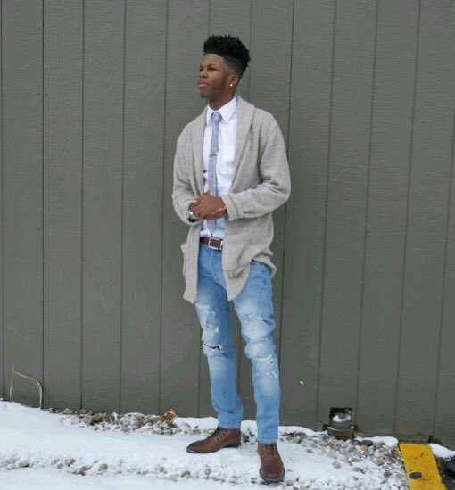 SUMenInSuits's tweet photo. Dathan Mullings @DathanMullings 
Freshman
Major: Civil Engineering💙💛👔 #SU21 #SUMenInSuits #FaithfulMenOfSU https://t.co/0rNe1Yywcs