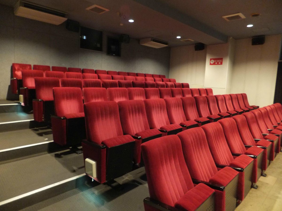 シネマアイリス Cinema Iris, Hakodateestablished in 1996(pics source:  http://blog.goo.ne.jp/tarazirushi/e/75bd9250038c6f01ba609228e73a89fd )