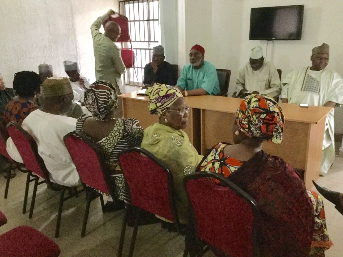 Former PDP Ministers met with National Caretaker Committee to celebrate the resolution of the leadership crisis bedeviling the party for 2 years.