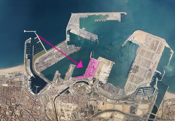 AutPortValencia's tweet photo. #HªValenciaport Entre 1969 y 1973 se construye el muelle sur, con 600 m de longitud y 14 m de calado https://t.co/Sv1SLmCeKt