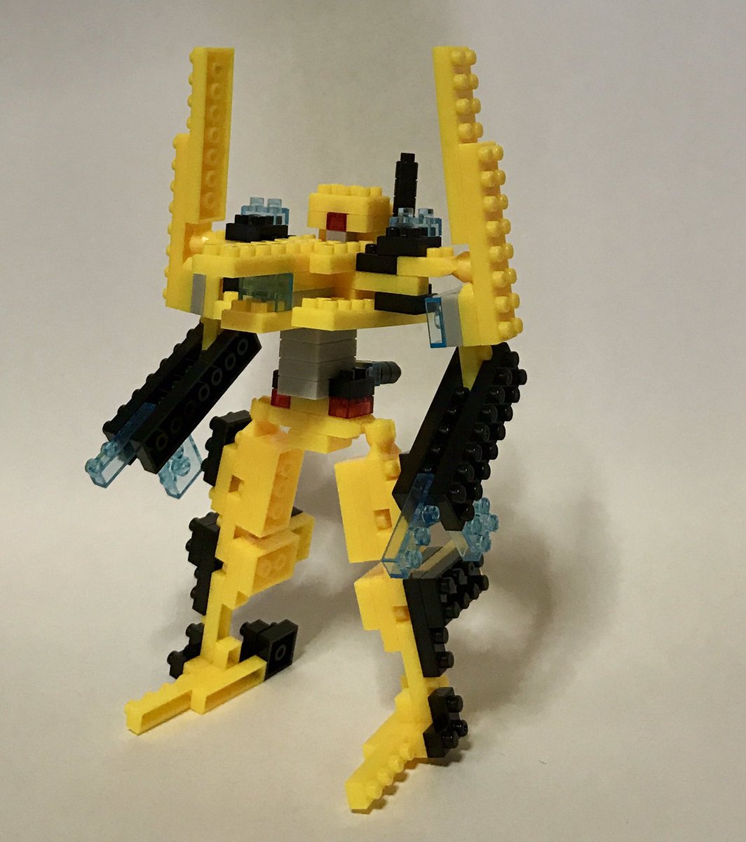 鈴虫 Auf Twitter 100均のナノブロック的な商品プチブロックのブルドーザーをロボにしてみた 少しだけ可動するよ