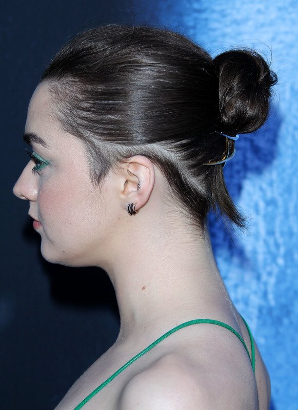 Best Of Maisie On Twitter Maisie Williams New Haircut To