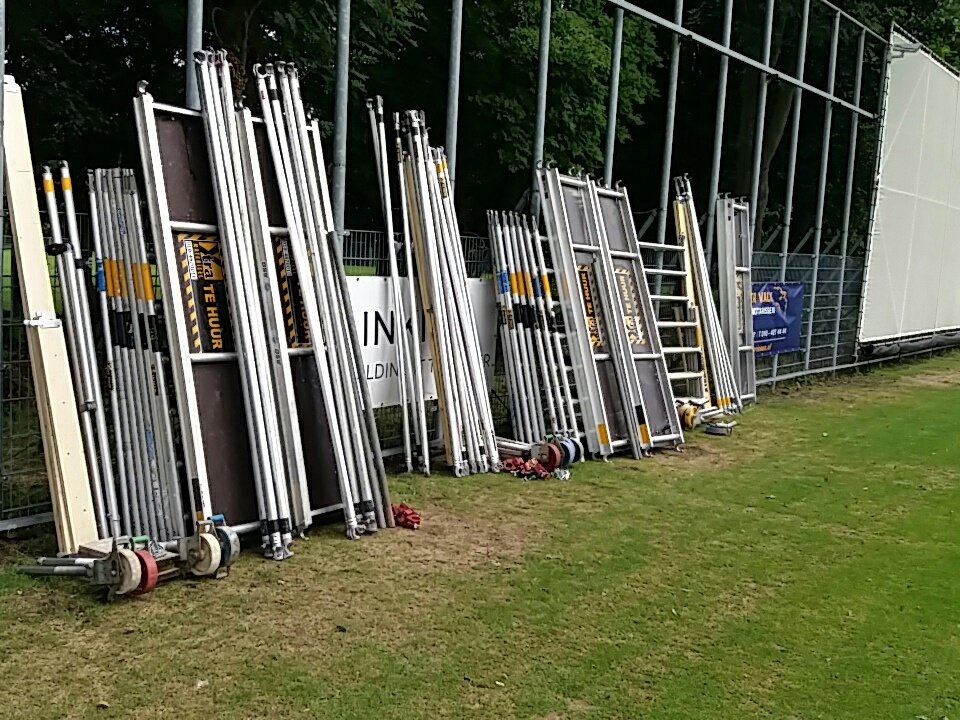 Opbouwen van de steigers <a href="/excelsior20/">Excelsior'20.⚽🏏</a> voor <a href="/KNCBcricket/">Cricket🏏Netherlands</a> final day T20. Met dank aan <a href="/XtraMaterieel/">Team Xtra-Materieel</a> #Sponsored #loveit #simplythebest