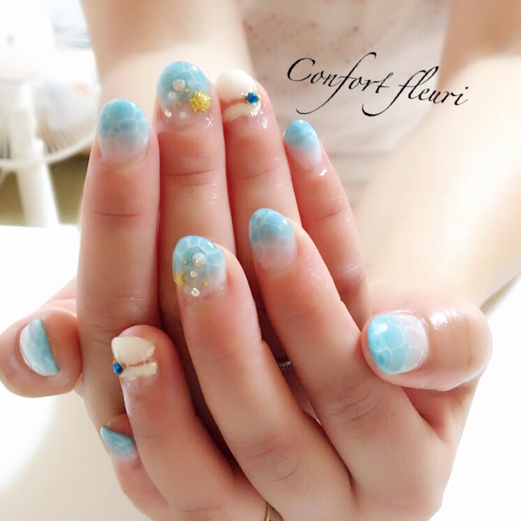 Ren3003H's tweet photo. 今月の限定アート　水面ネイルです(*^^*)

#富田林自宅サロン
#ネイルサロン
#ドロップアート https://t.co/NqAxMNRQNy