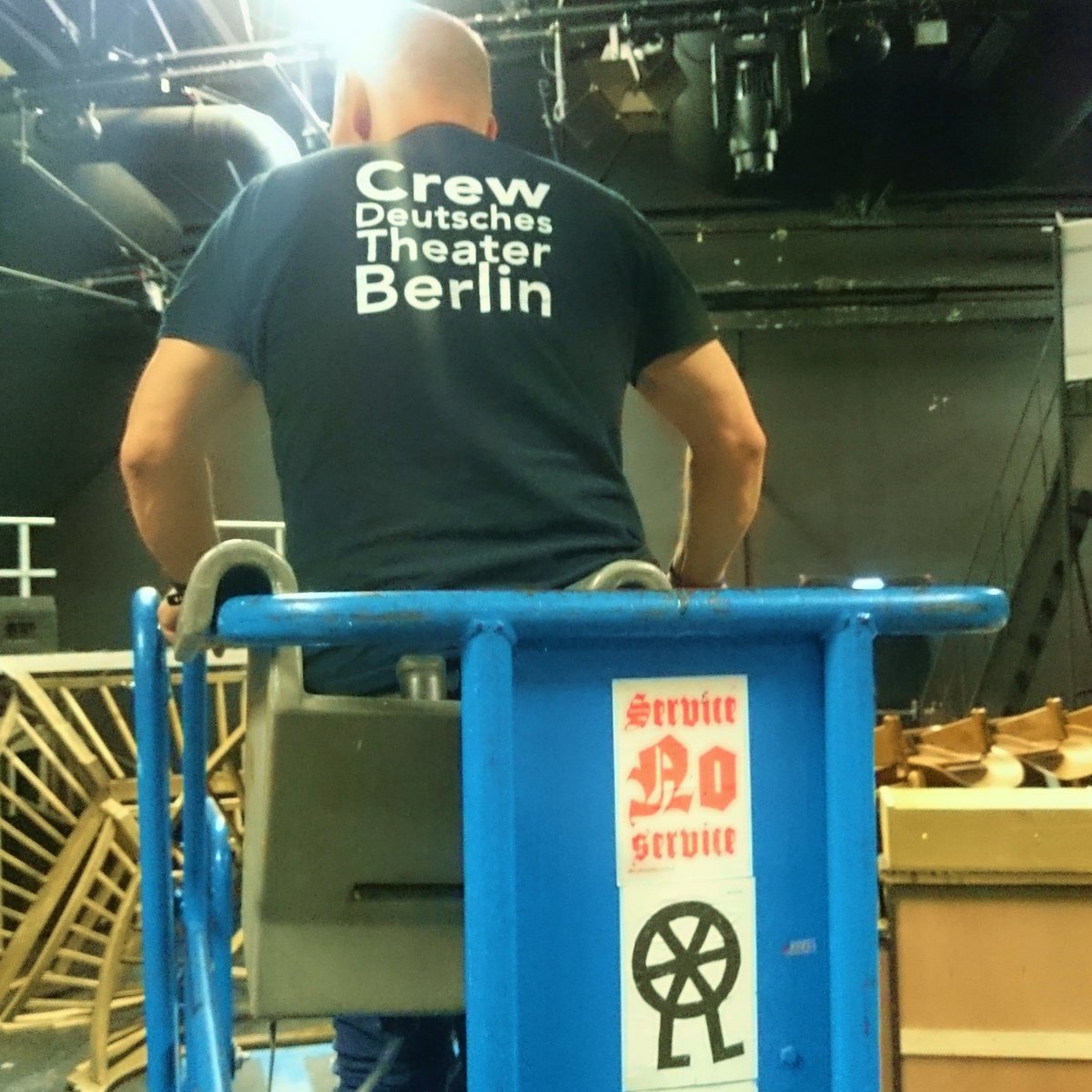 Ringlokschuppen Ruhr (@ringlokschuppen) on Twitter photo Wir haben gerne Freunde zu Gast. #Brecht #Fatzer #BeiderArbeit <a href="/DT_Berlin/">DT Kontext</a> <a href="/Volksbuehne/">Volksbühne am Rosa-Luxemburg-Platz</a> Wir haben gerne Freunde zu Gast. #Brecht #Fatzer #BeiderArbeit <a href="/DT_Berlin/">DT Kontext</a> <a href="/Volksbuehne/">Volksbühne am Rosa-Luxemburg-Platz</a>